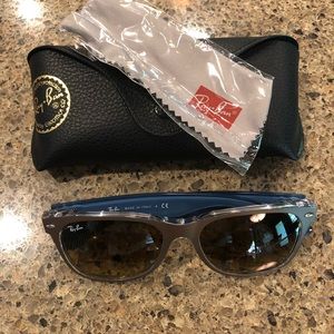 BRAND NEW Ray-ban New Wayfarer Sunglassess